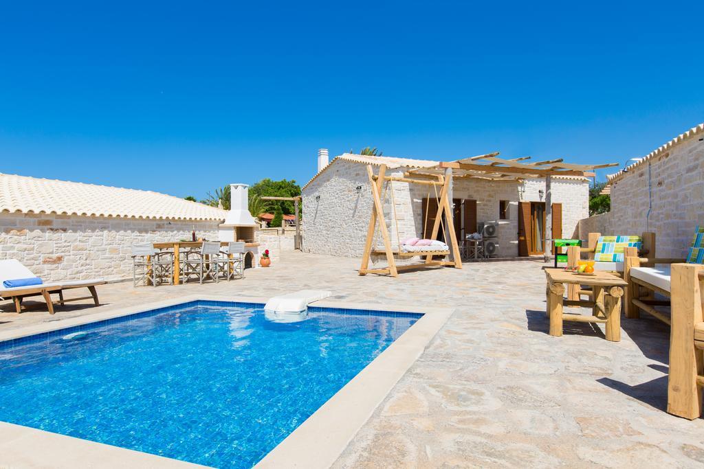 Chainteris Villas, Vast Views, By Thinkvilla Prínos Exteriör bild