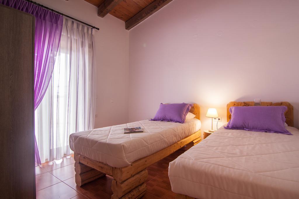 Chainteris Villas, Vast Views, By Thinkvilla Prínos Exteriör bild