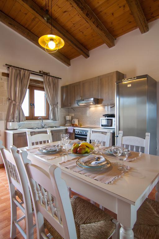 Chainteris Villas, Vast Views, By Thinkvilla Prínos Exteriör bild
